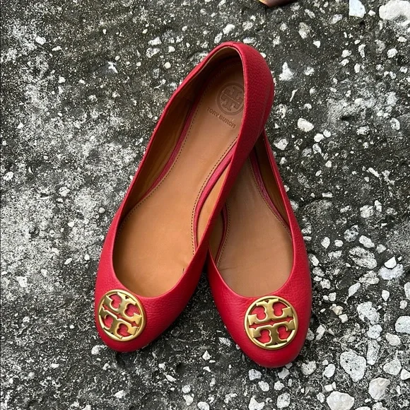 Tory Burch CHELSEA Red Ballet Flats with Gold Accents - Picture 1 of 14